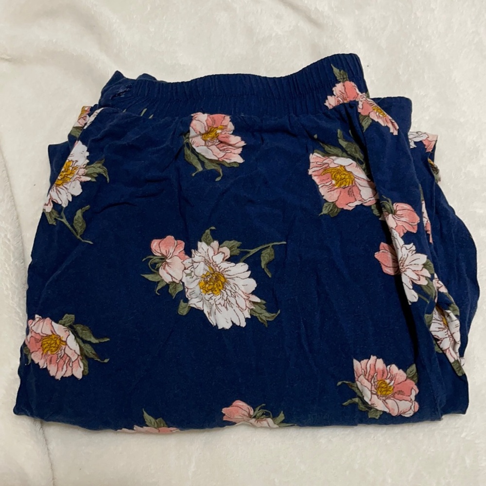Navy blue flower print flow pants
